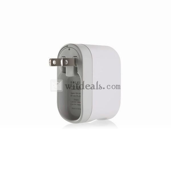 2つUSBポート回転可能　iPod／iPhone USBプラグ充電器　ホワイト