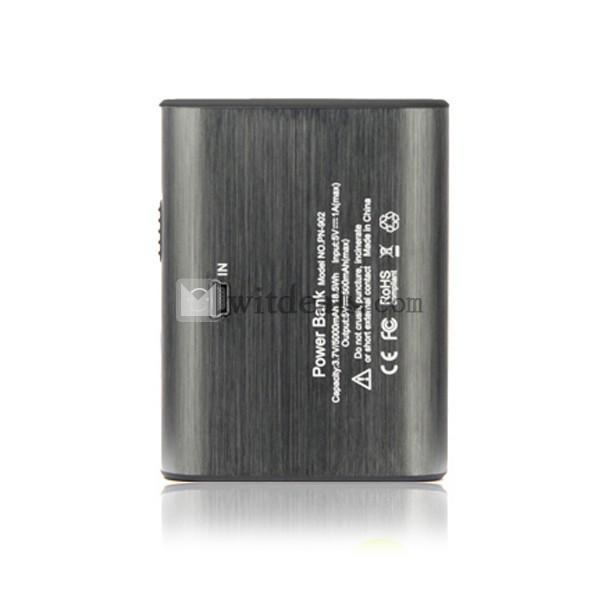 5000mAh　8つ充電用変換プラグ iPad／iPhone モバイルバッテリー　グレー