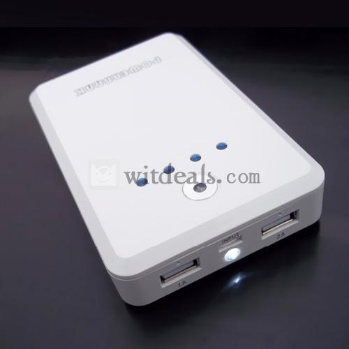 二つUSBポート付き　知能緊急マルチモバイルバッテリー／ポータブル電池　10000mAh　ホワイト