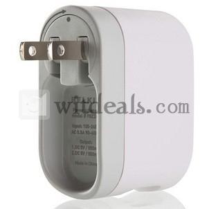 2つUSBポート回転可能　iPod／iPhone５など対応　USBプラグ充電器　ホワイト