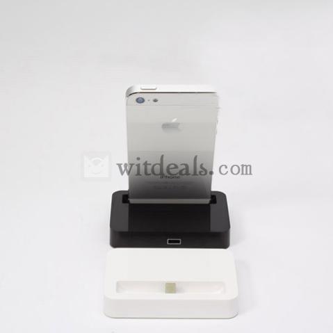 クレードルiPhone5充電器　iPhone 5 スタンド型充電器　ブラック