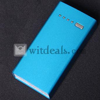 5600mAh 　iPhone5充電器／バッテリ　iPhone/iPad/iPodなど対応　汎用　ブルー