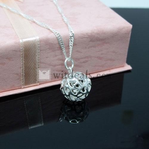 ネックレス レディース necklace シルバーアクセサリー パーティアクセサリ　輝く　素敵なデザイン