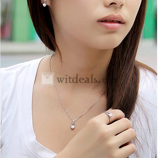 スワロフスキー ネックレス レディース SWAROVSKIクリスタルペンダント 925銀チェーン 女性用 Necklace 首飾り アクセサリ通販