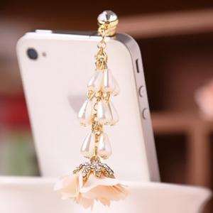 Iphone5イヤホンジャックカバー 房状の装飾 真珠 花付 オフホワイト