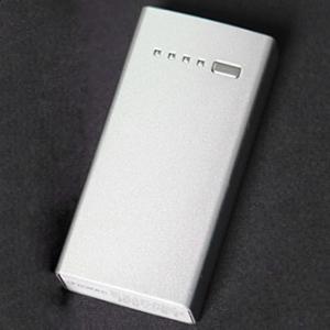 iPhone5対応充電器／バッテリ　5600mAh 　iPad／iPodなど対応　汎用　シルバーグレー