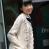 ベージュ